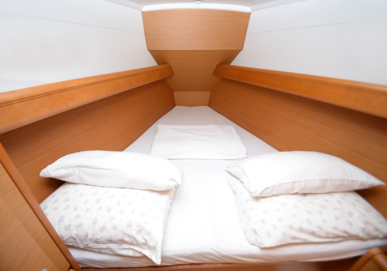Photo #9 - Sun Odyssey 379 (Mitis) in Fethiye - 12883