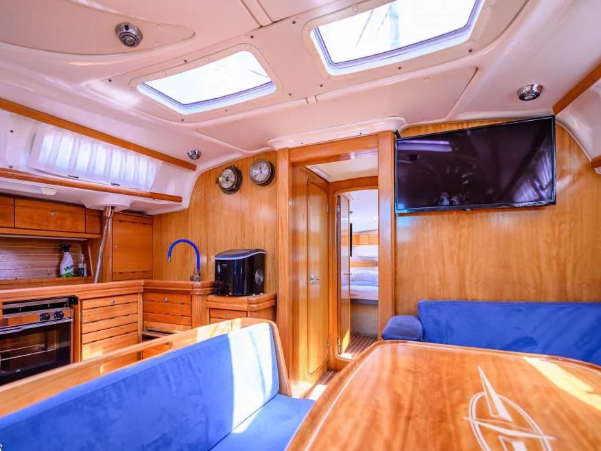 Bavaria 46 Cruiser (Fox) Interior image - 1