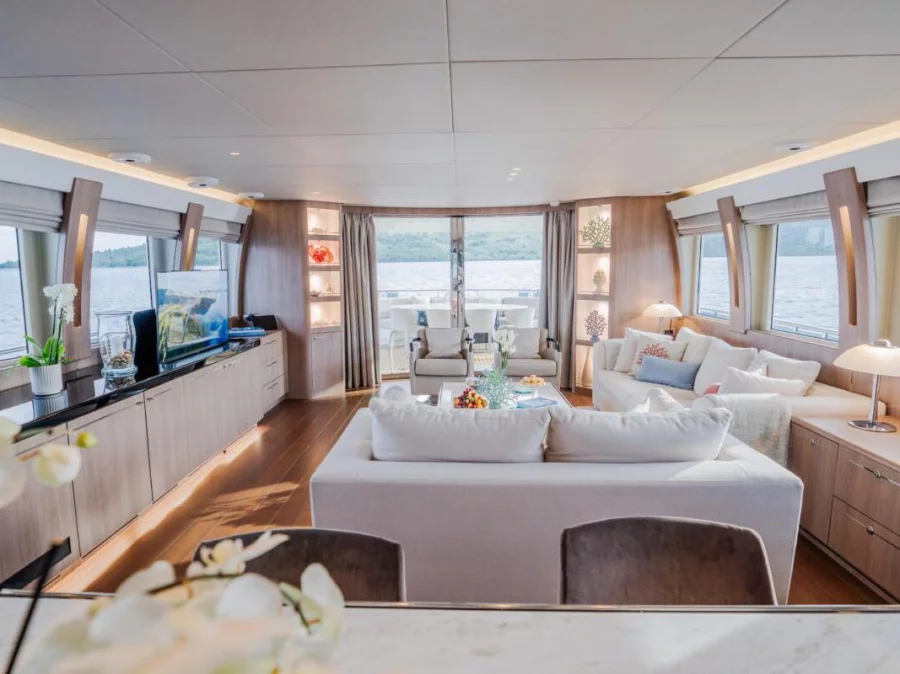 Luxury Motor Yacht (Dream) Interior image - 51