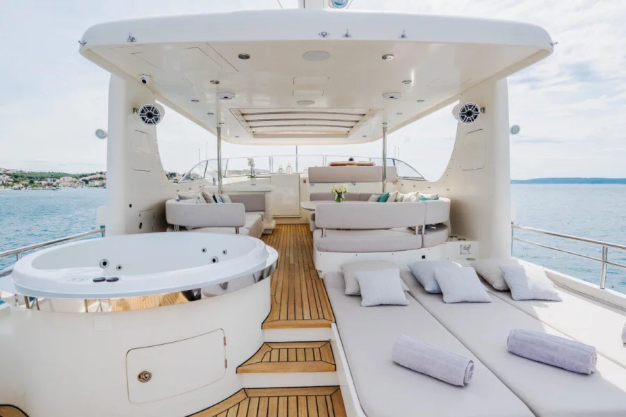 Luxury Motor Yacht (Dream)  - 1