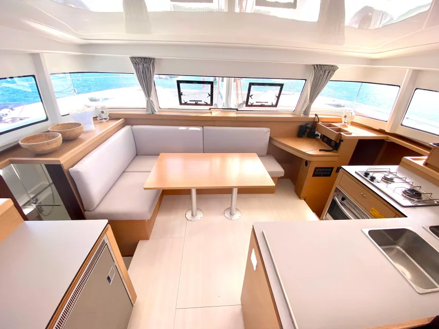 Excess 11 (MOANA Denia CREWED) Interior image - 3