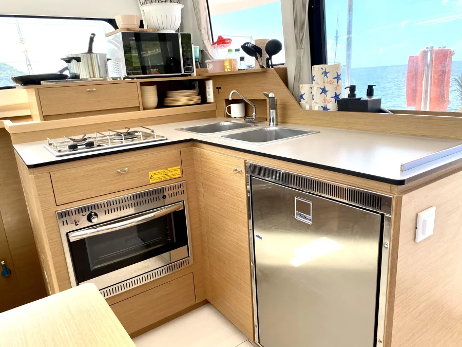 Excess 11 (MOANA Denia CREWED)  - 50