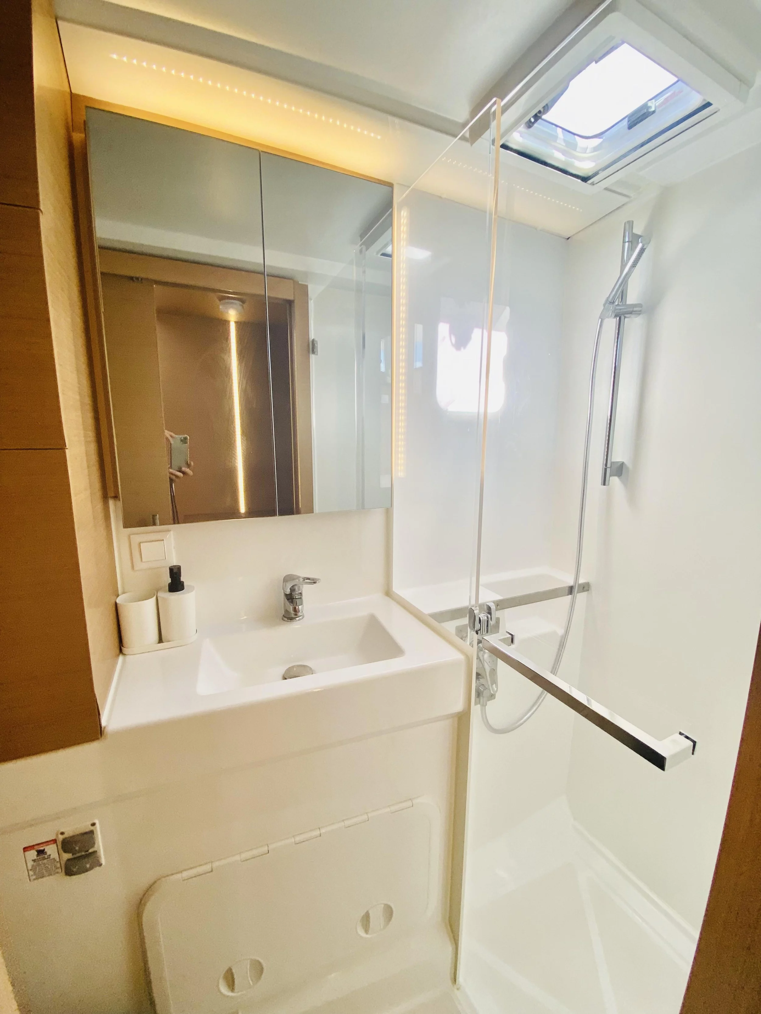 Excess 11 (YEMAYA Denia CREWED)  - 28