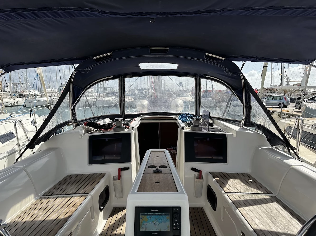 Dufour 382 GL (Sunny Blue)  - 2
