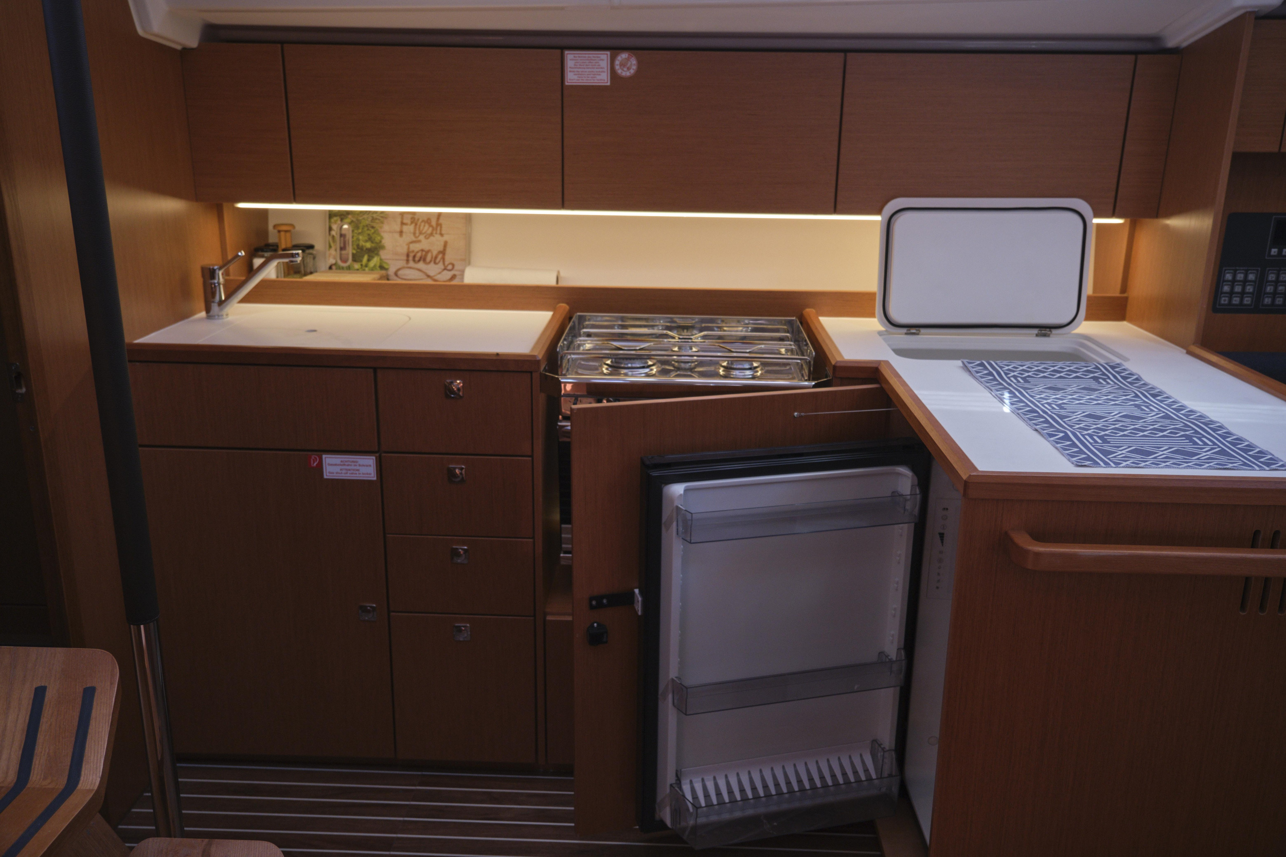 Photo #7 - Bavaria C42 (Selene) en Fethiye - 22102