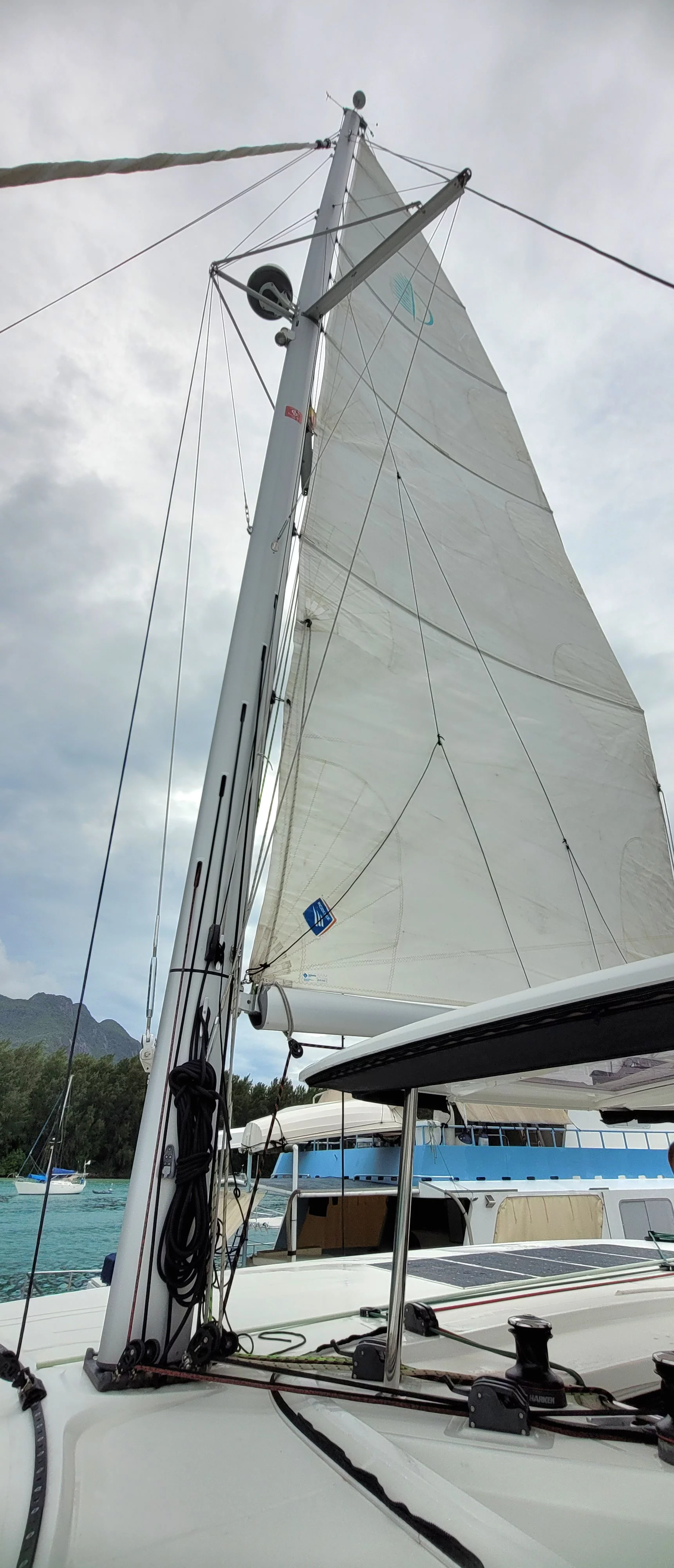Lagoon 42 (Best Love)  - 16