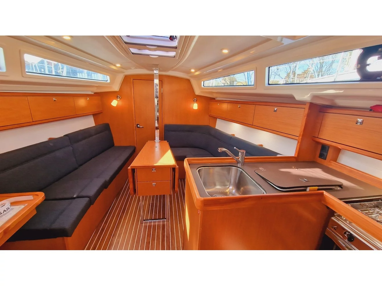 Bavaria Cruiser 34 (Karlo) Interior image - 5