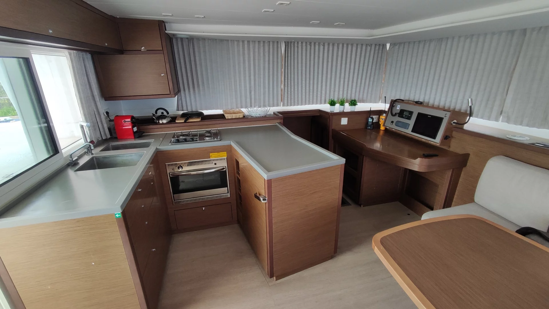 Lagoon 450 Flybridge (Alex Jr.)  - 24