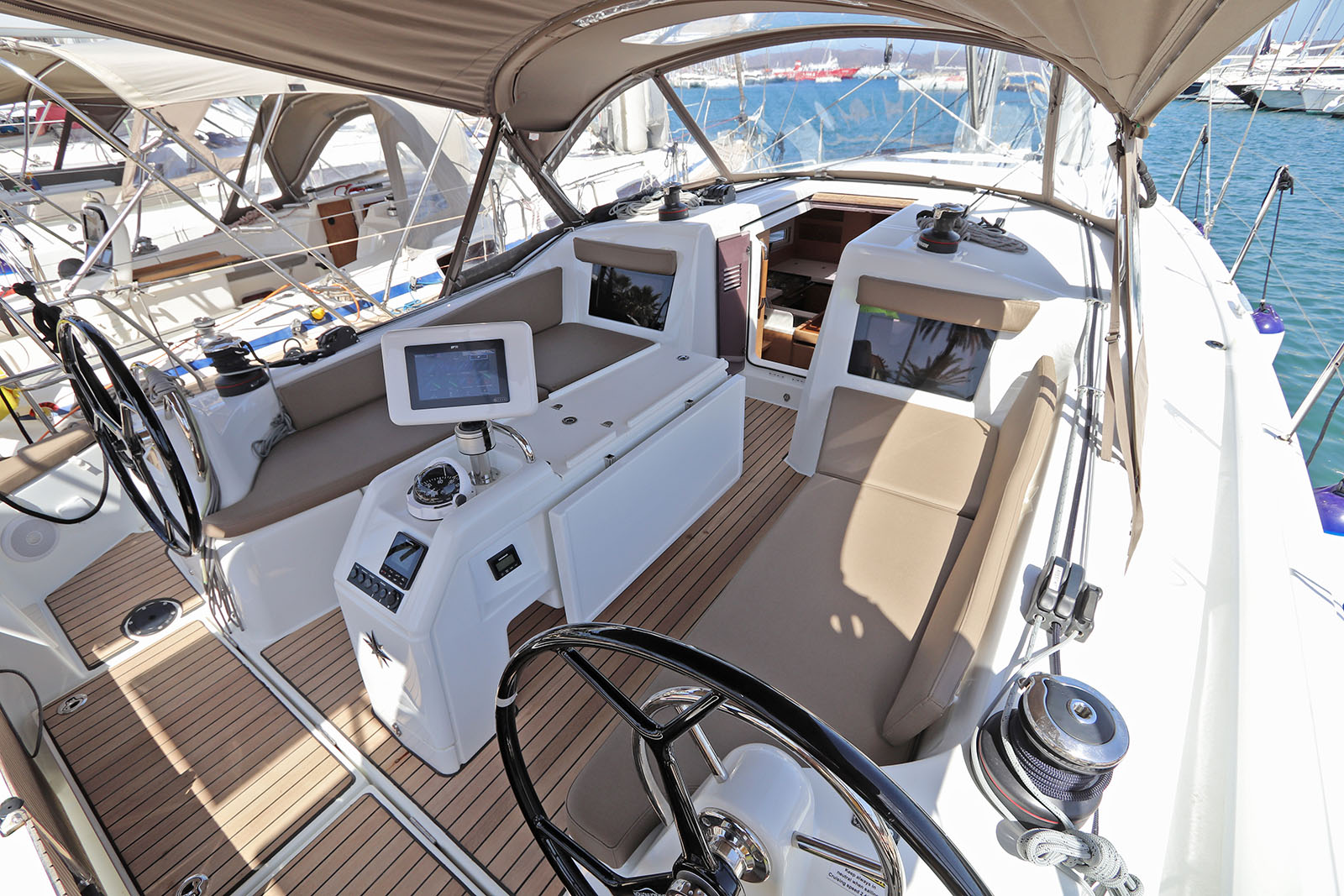 Photo #15 - Sun Odyssey 410 (Paris) in Lavrion - 22128