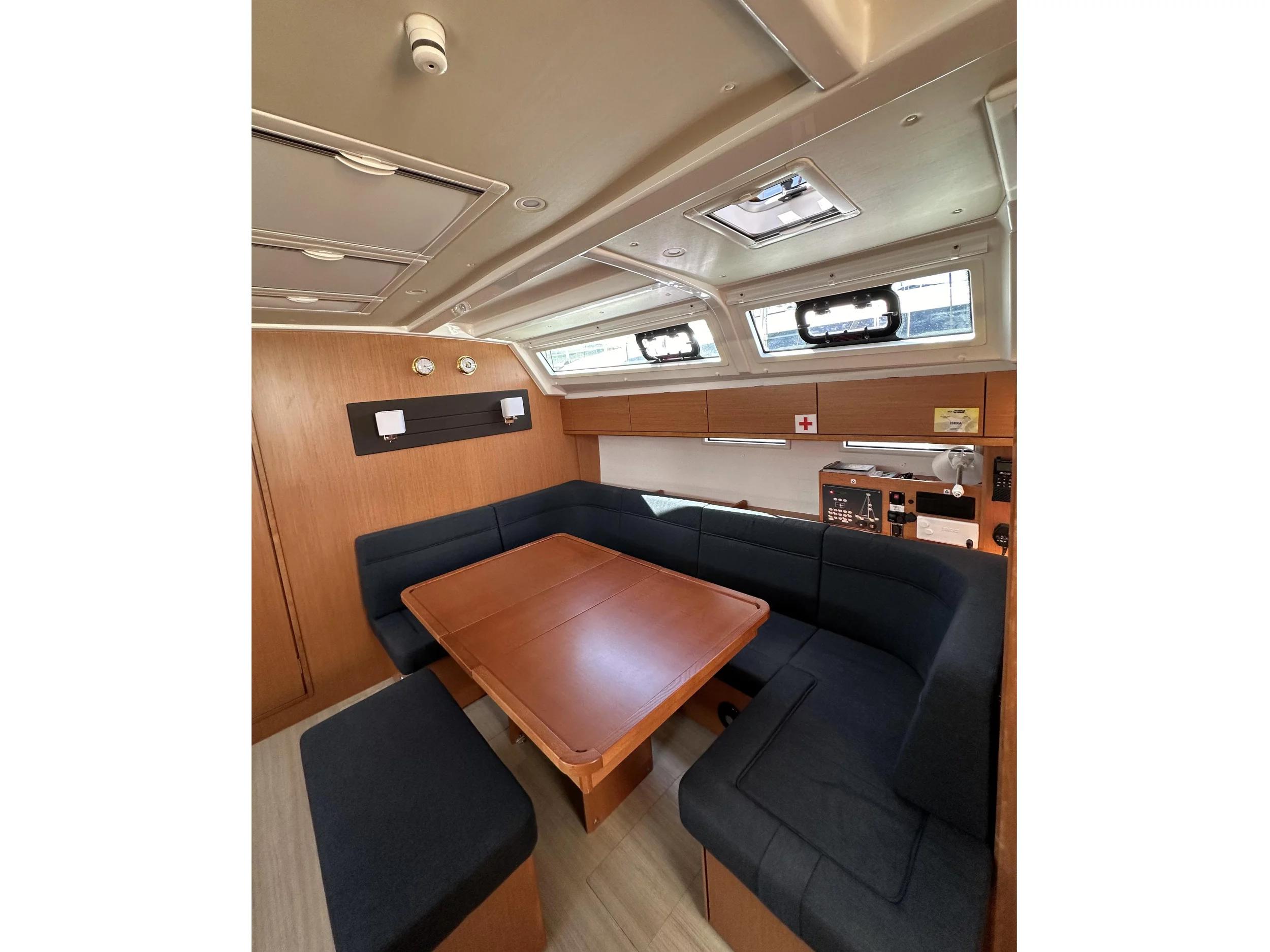 Bavaria Cruiser 46 (Iskra) Interior image - 2