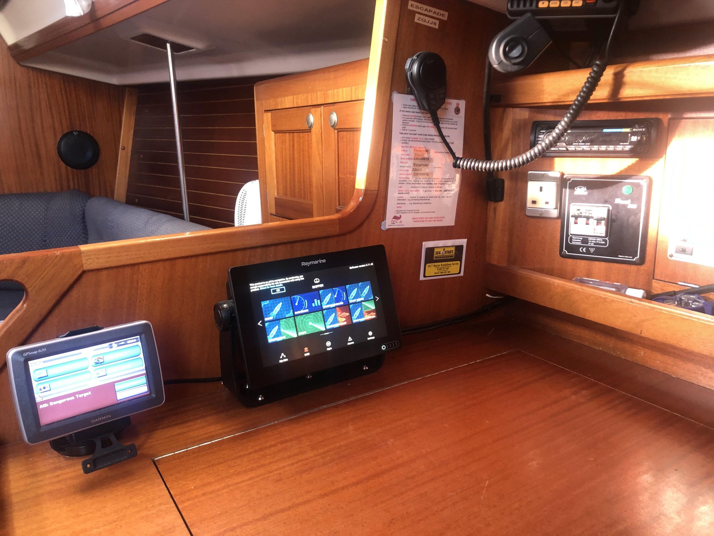 Photo #20 - Elan 333 (Escapade) en Poole - 15474