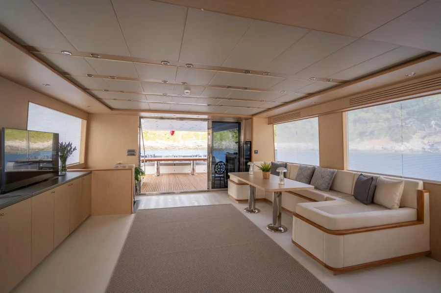 27M Trawler Motor Yacht Lavin (Lavin)  - 19