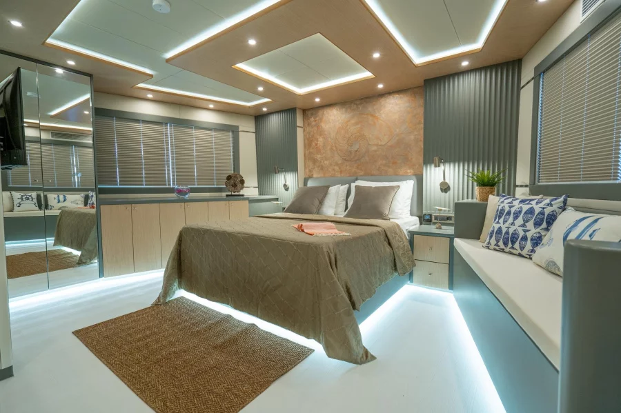 27M Trawler Motor Yacht Lavin (Lavin)  - 29