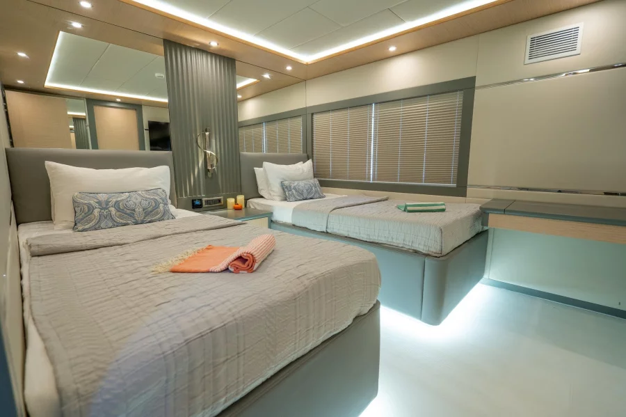 27M Trawler Motor Yacht Lavin (Lavin)  - 9
