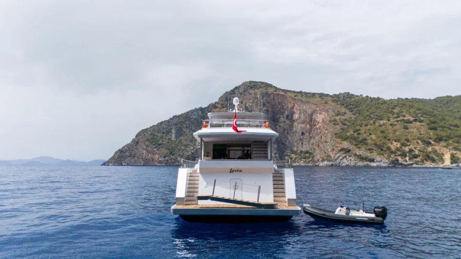 27M Trawler Motor Yacht Lavin (Lavin)  - 25