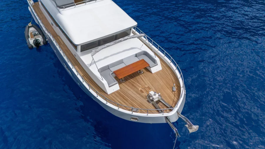 27M Trawler Motor Yacht Lavin (Lavin)  - 24