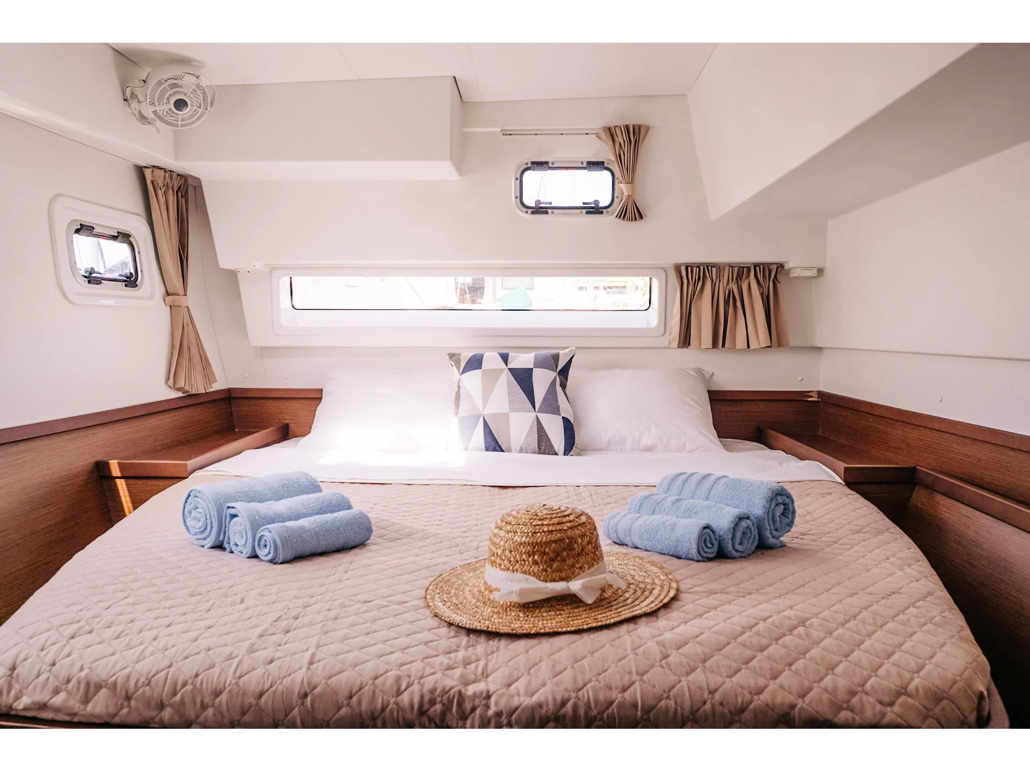 Lagoon 42 (PNOE) Interior image - 2