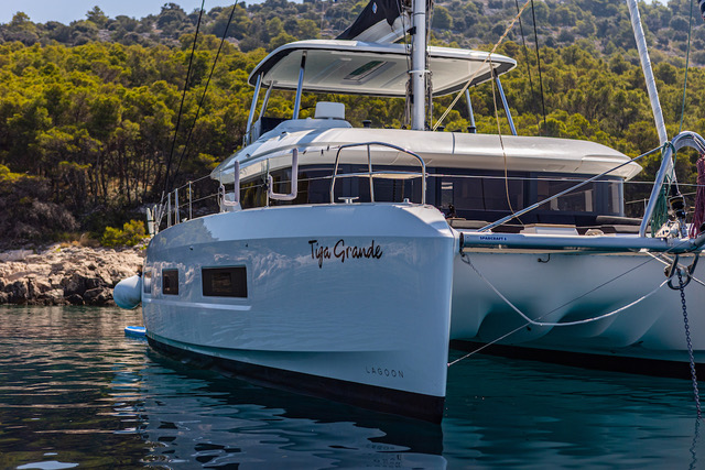 Photo #9 - Lagoon 55 (TIGA GRANDE) in Sibenik - 20661