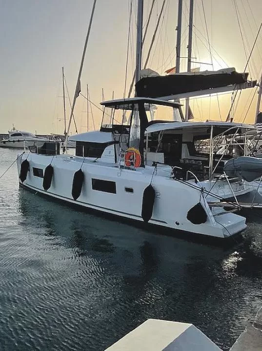 Lagoon 42 (BOB)  - 4