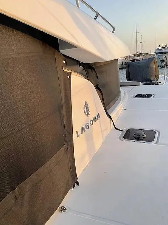 Lagoon 42 (BOB)  - 8