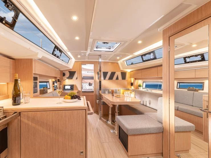 Bavaria C38 (Mira Cariba) Interior image - 2