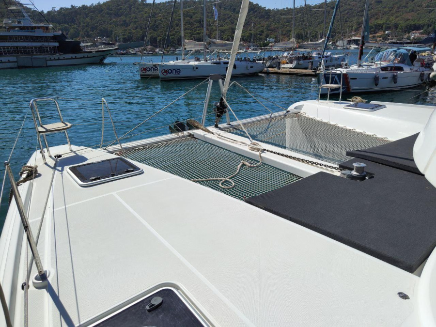 Photo #16 - Lagoon 42 (Neslisah) en Fethiye - 61089