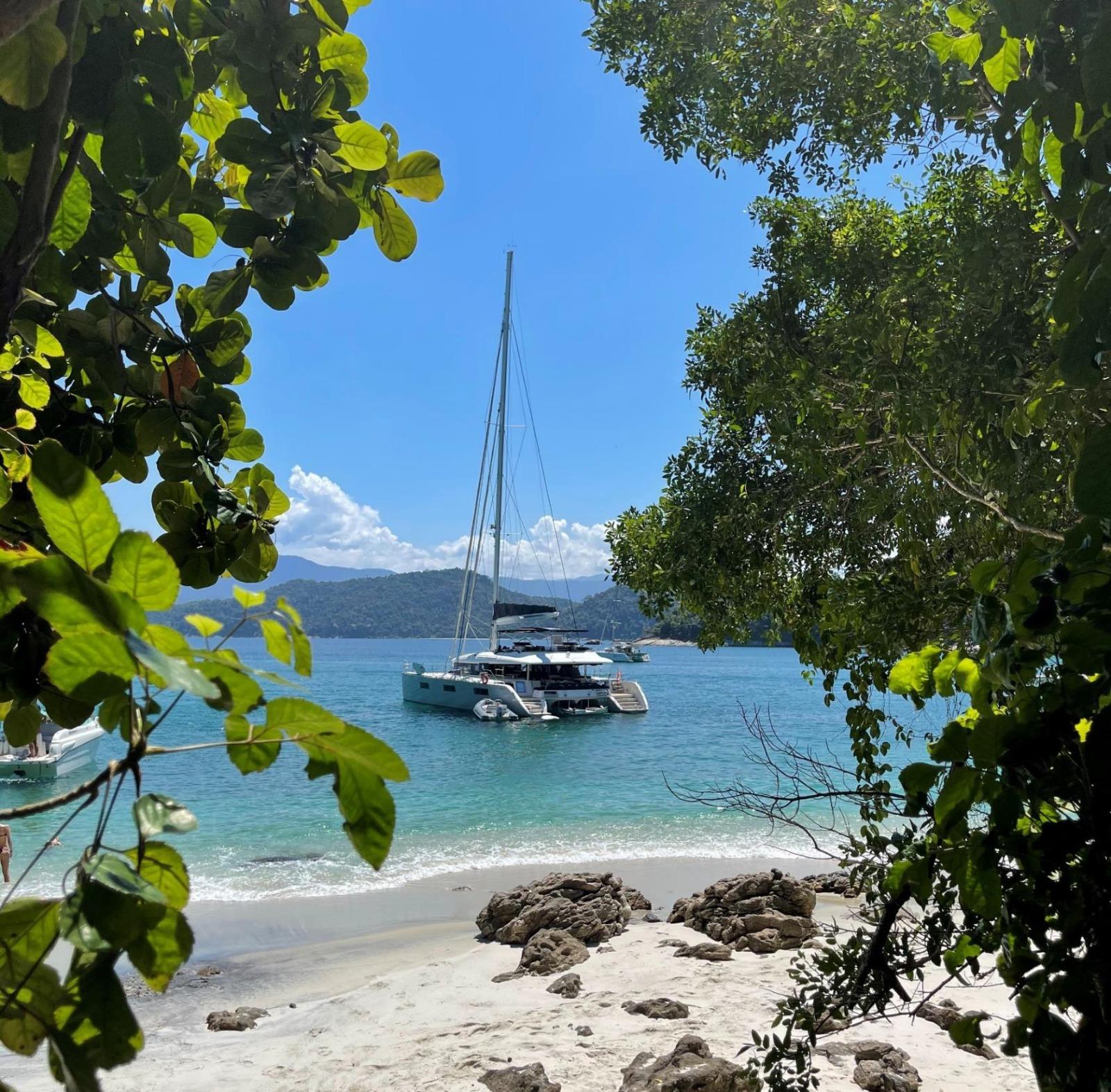 Photo #8 - Lagoon 620 (La Joya) in Angra dos Reis - 22680