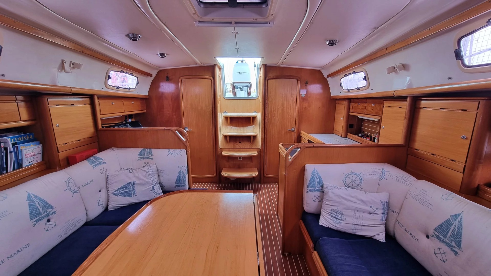 Bavaria Cruiser 37 (Hani)  - 1