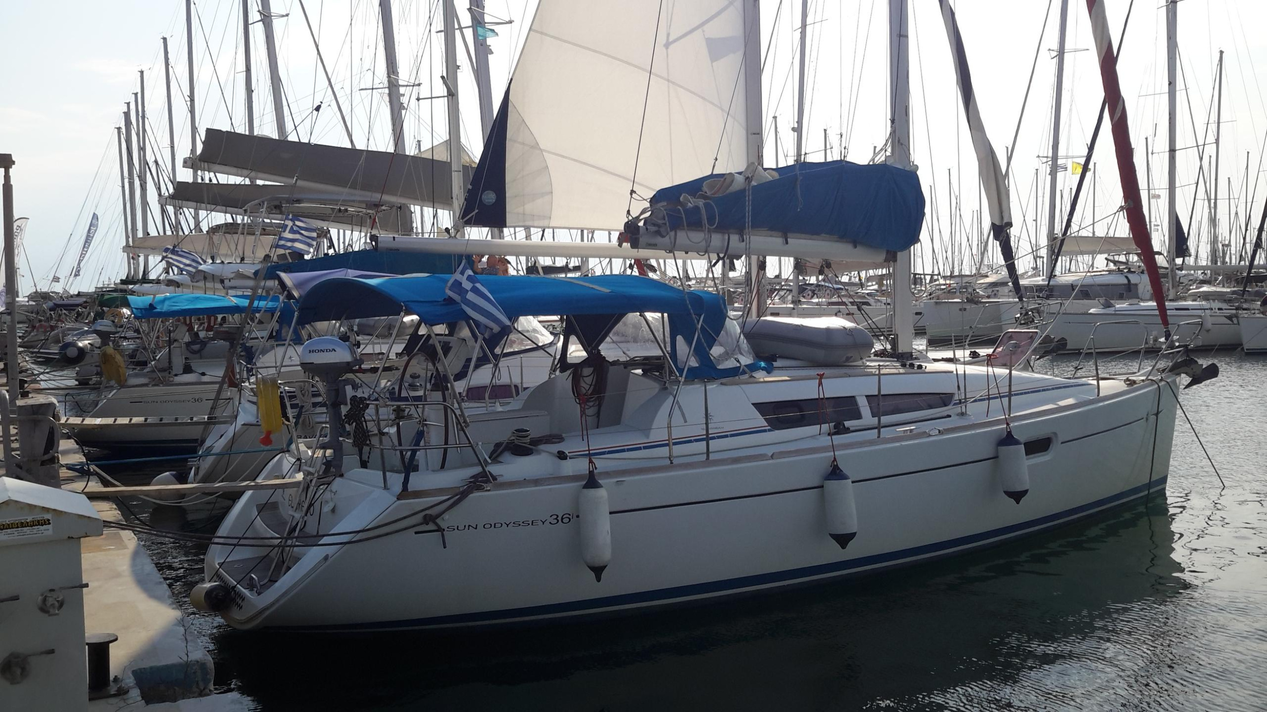 Photo #8 - Sun Odyssey 36i (El Greco) en Atenas - 9987