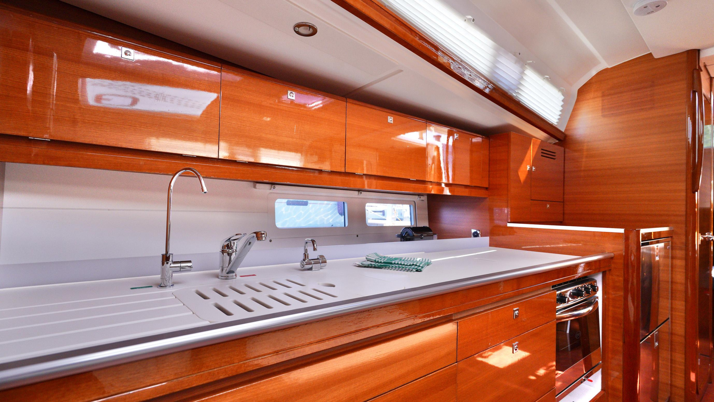 Photo #6 - Dufour 460 Grand Large (Red Pepper) in Marmaris - 20224
