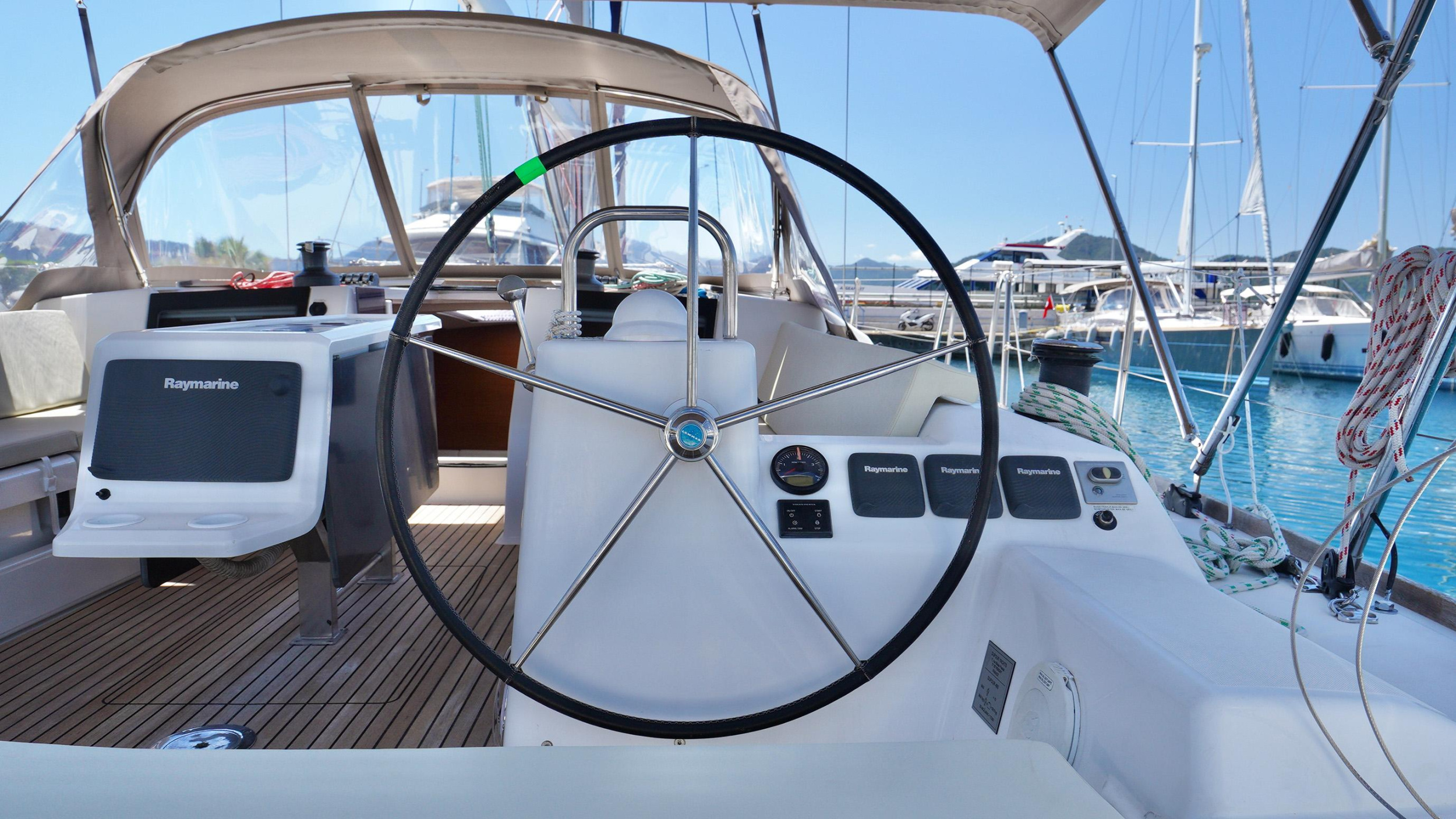Photo #4 - Dufour 460 Grand Large (Red Pepper) in Marmaris - 20224