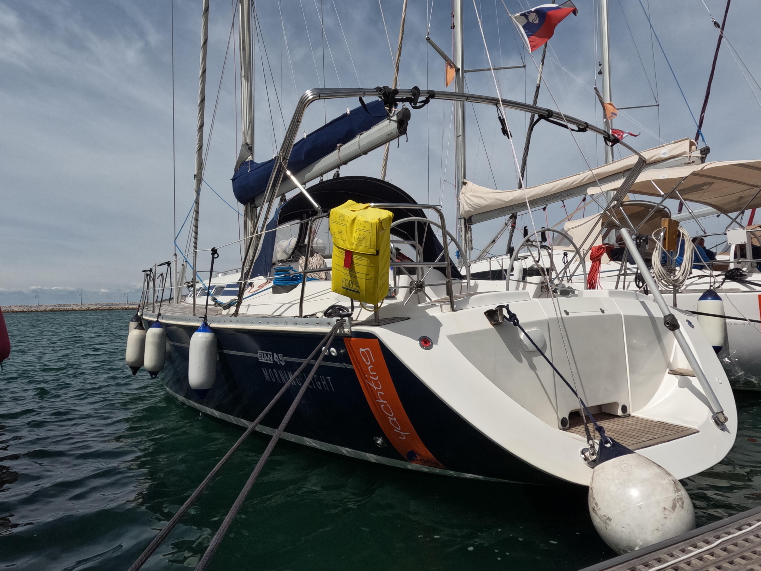 Photo #2 - Elan 45 (Morning light) en Izola - 21410