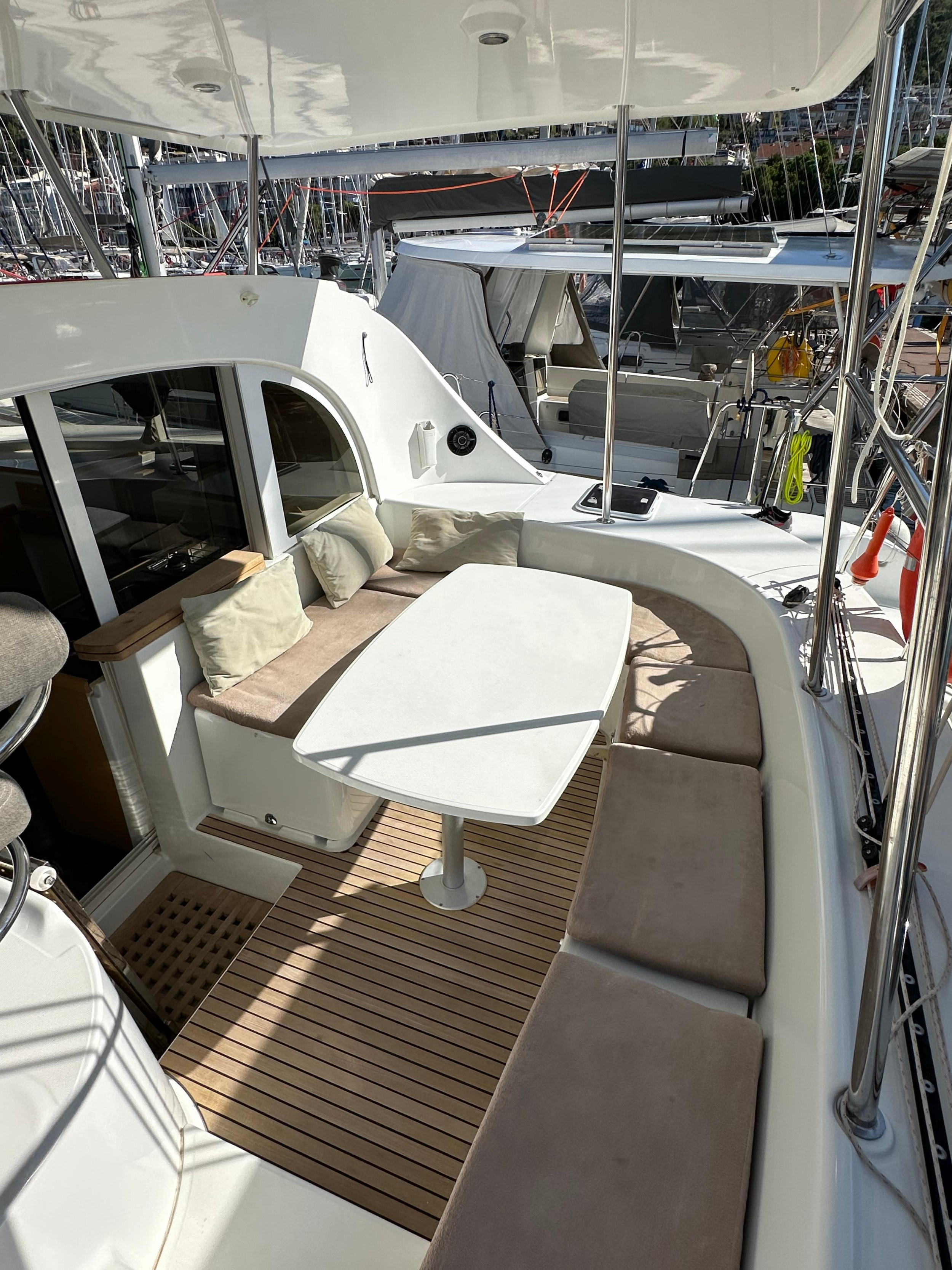 Photo #17 - Lagoon 380 Owner (Miko) in Fethiye - 21168