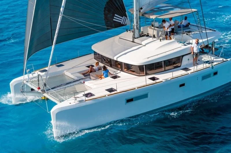 Lagoon 52F (AKANA)  - 9