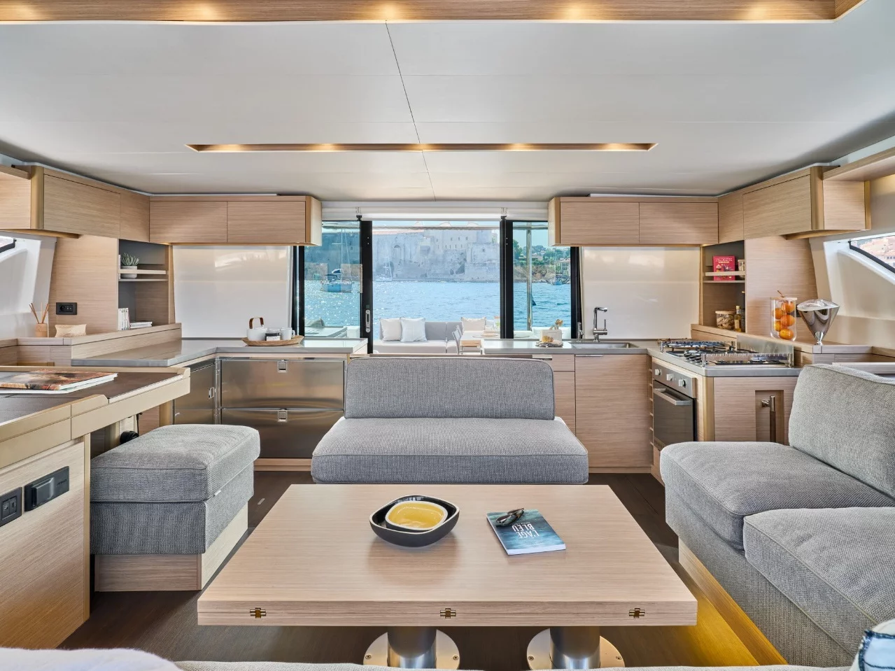 Lagoon 51 (Eldamar) Interior image - 1