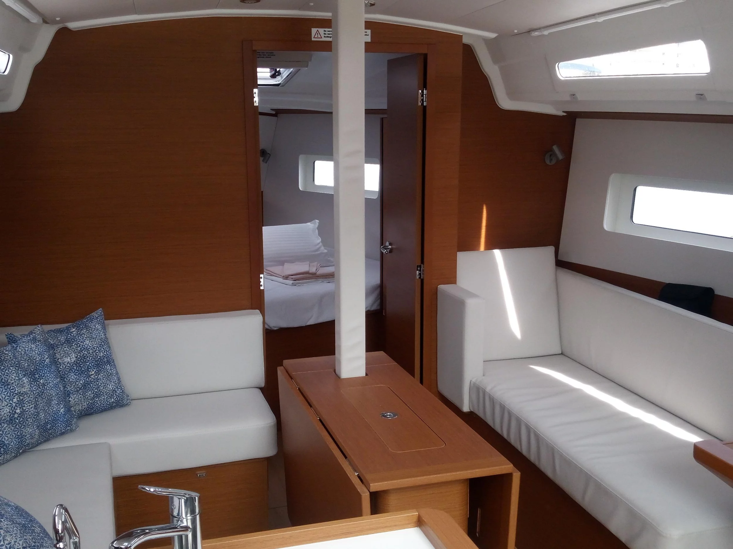 Sun Odyssey 380 (Fontalba) Interior image - 13