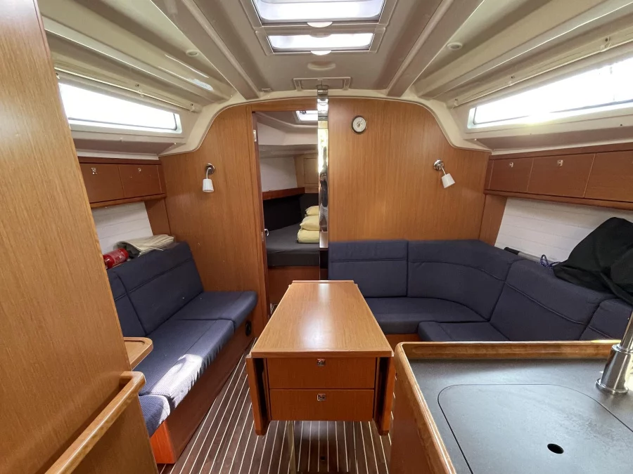 Bavaria 37 (Mapalimi) Interior image - 6