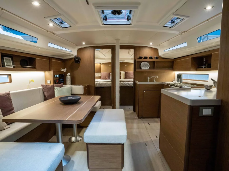 Oceanis 40.1 (Bestsennyy) Interior image - 1