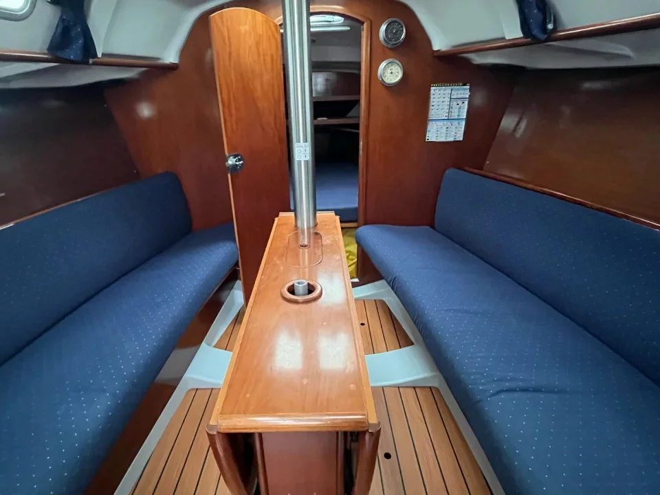 Oceanis 311 (DL) (Eole) Interior image - 5