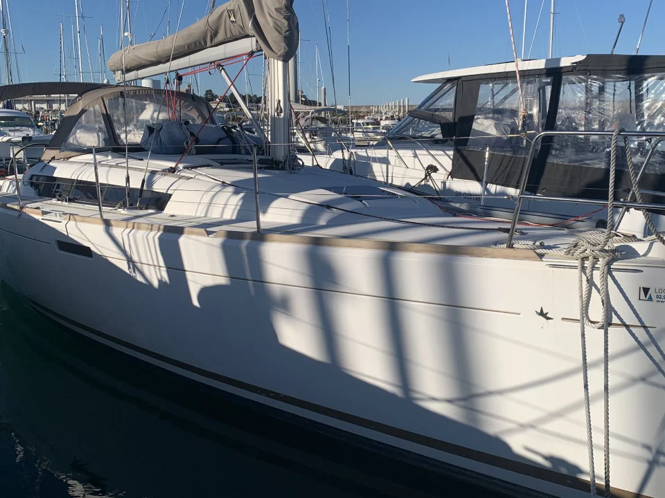 Sun Odyssey 379 (DL) (Corail) Main image - 0