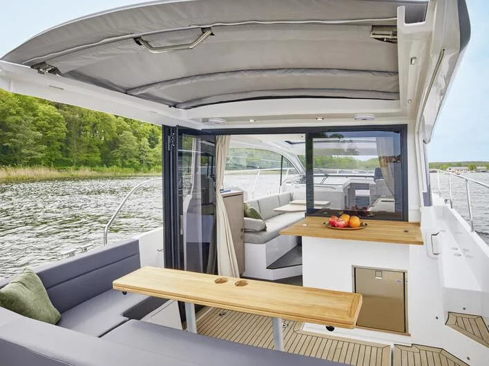 Sealine C335 (Min Maity)  - 9