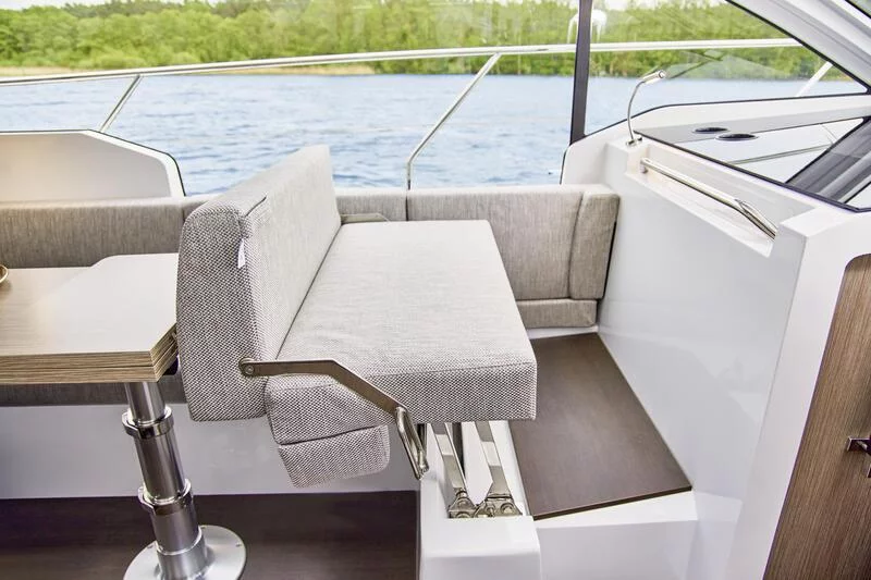 Sealine C335 (Min Maity)  - 8
