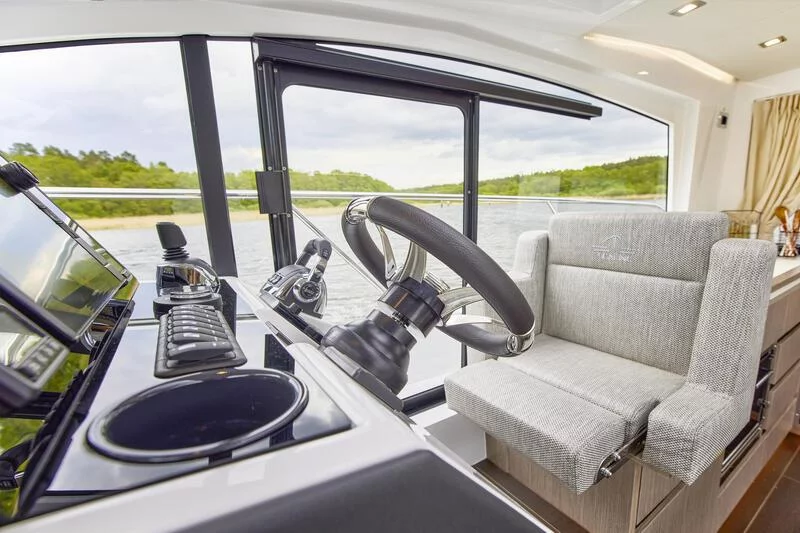 Sealine C335 (Min Maity)  - 7