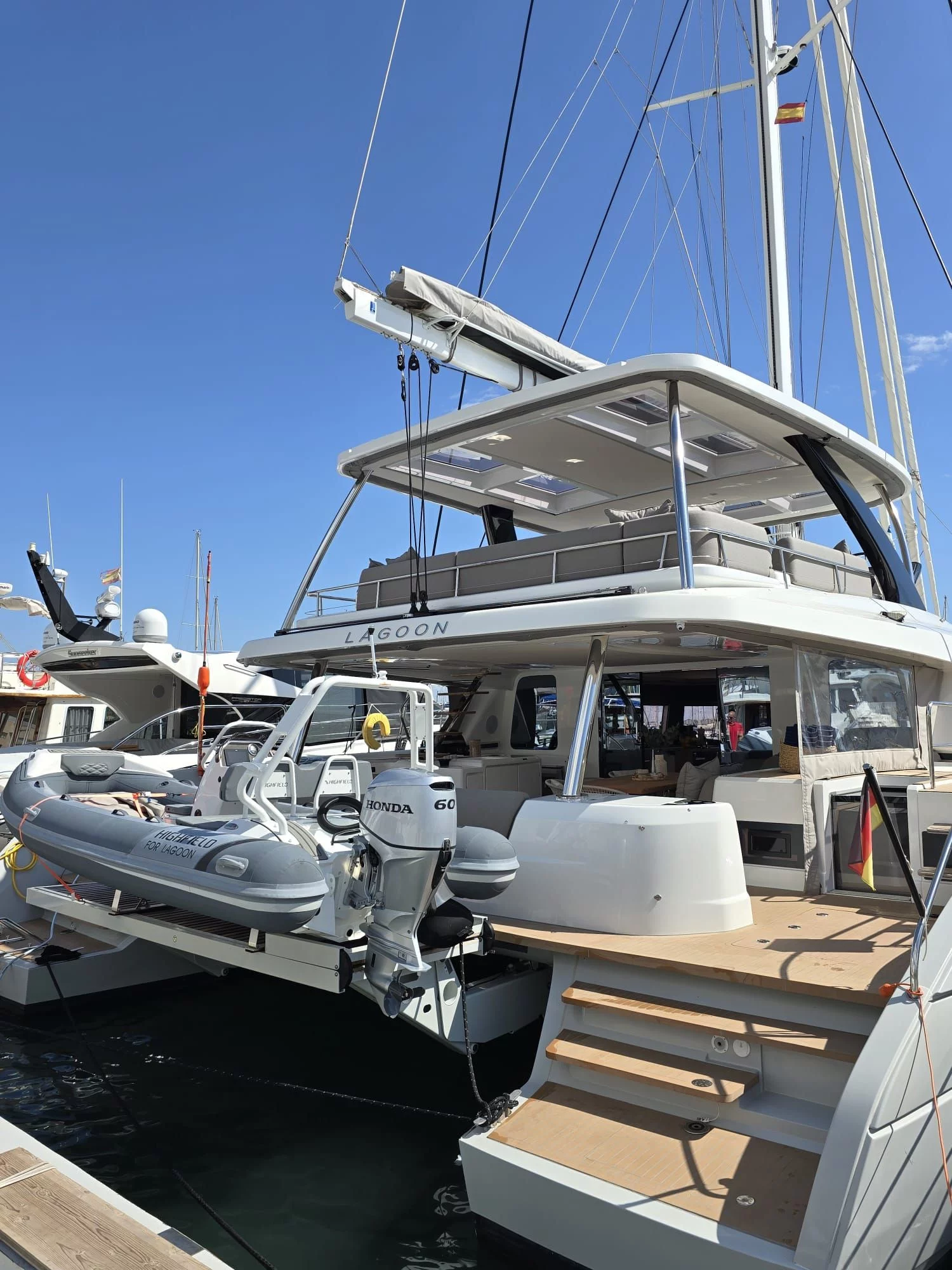 Lagoon Sixty5 (TriWing Endor)  - 34