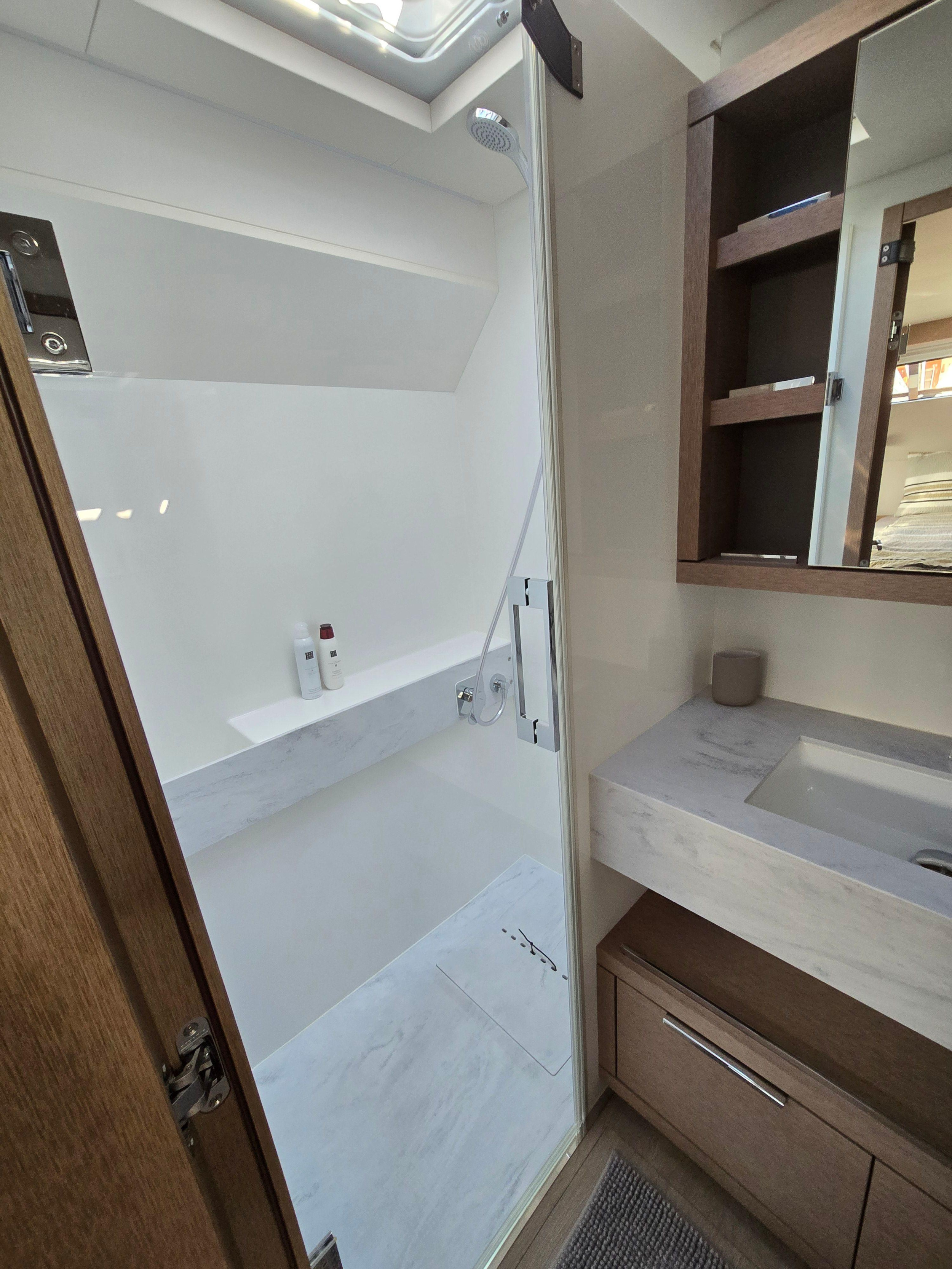 Photo #33 - Lagoon Sixty5 (TriWing Endor) en Palma - 22813