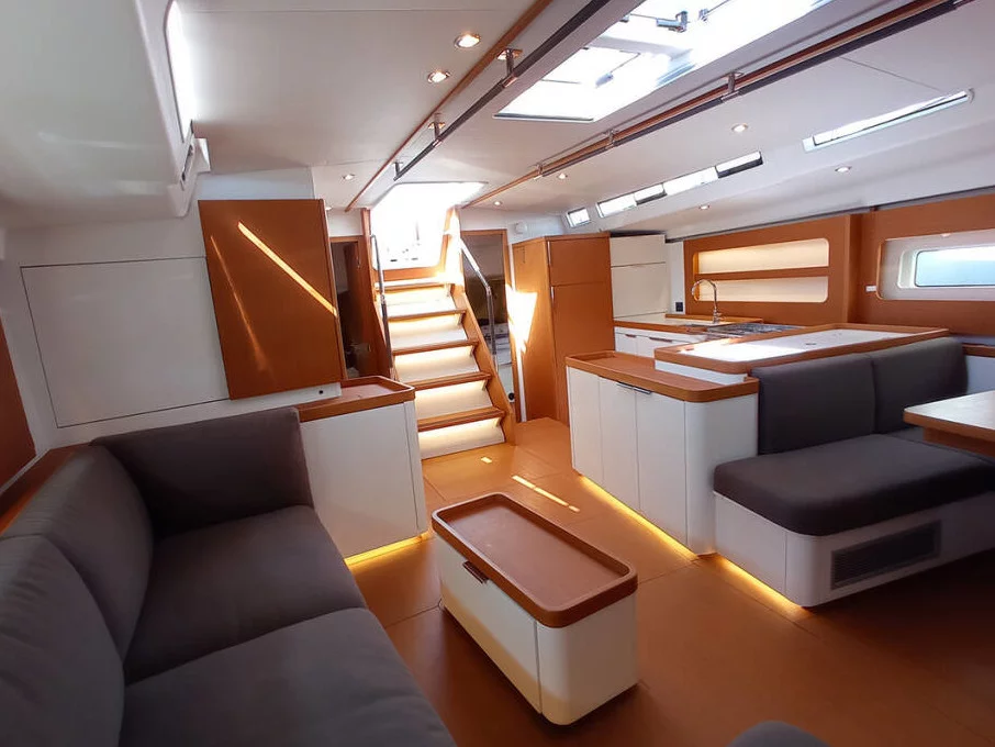 First 53 (Silhuette) Interior image - 25