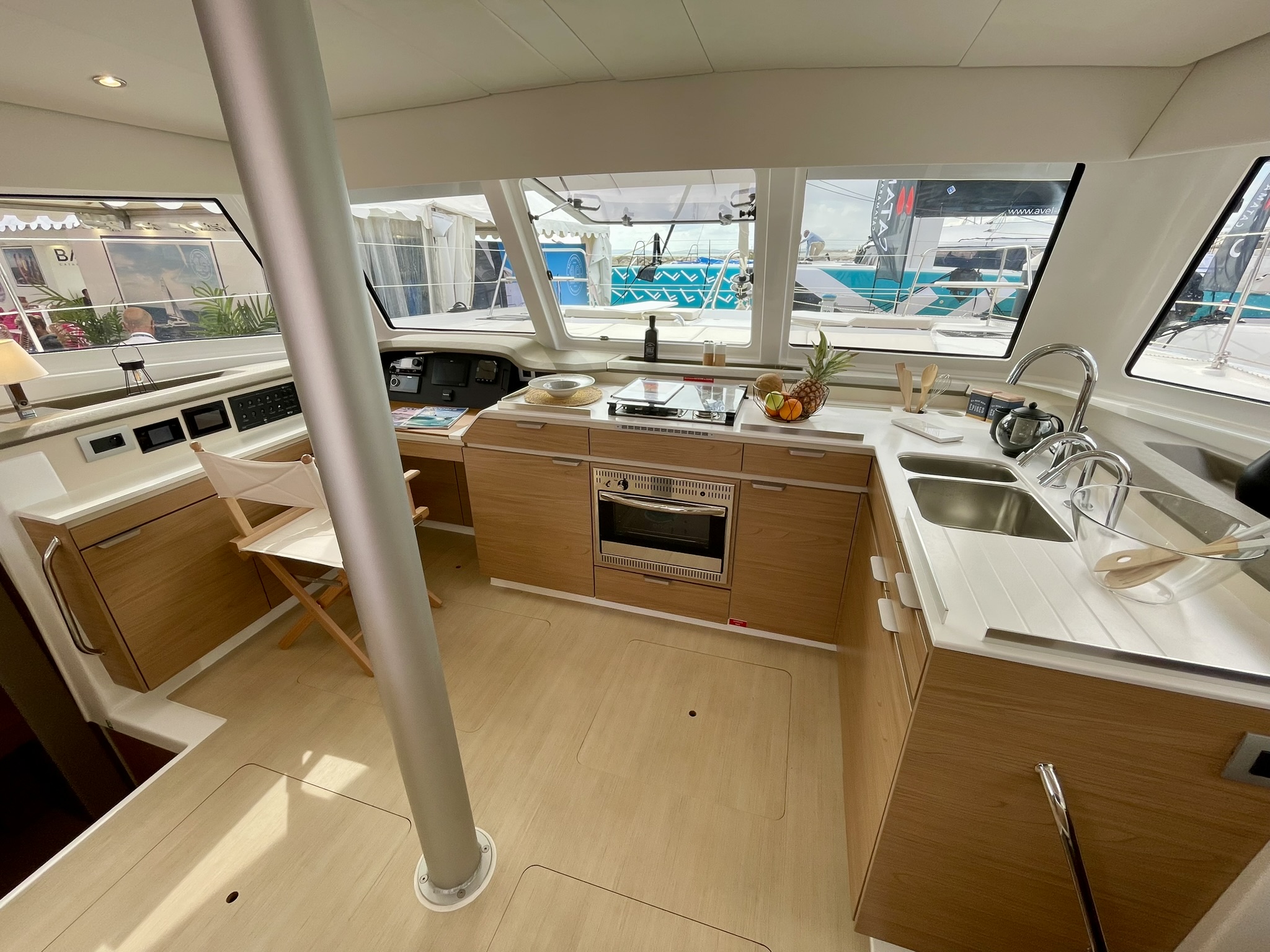 Photo #3 - Bali Catspace (Hélios) in Port Pin Rolland - 22873