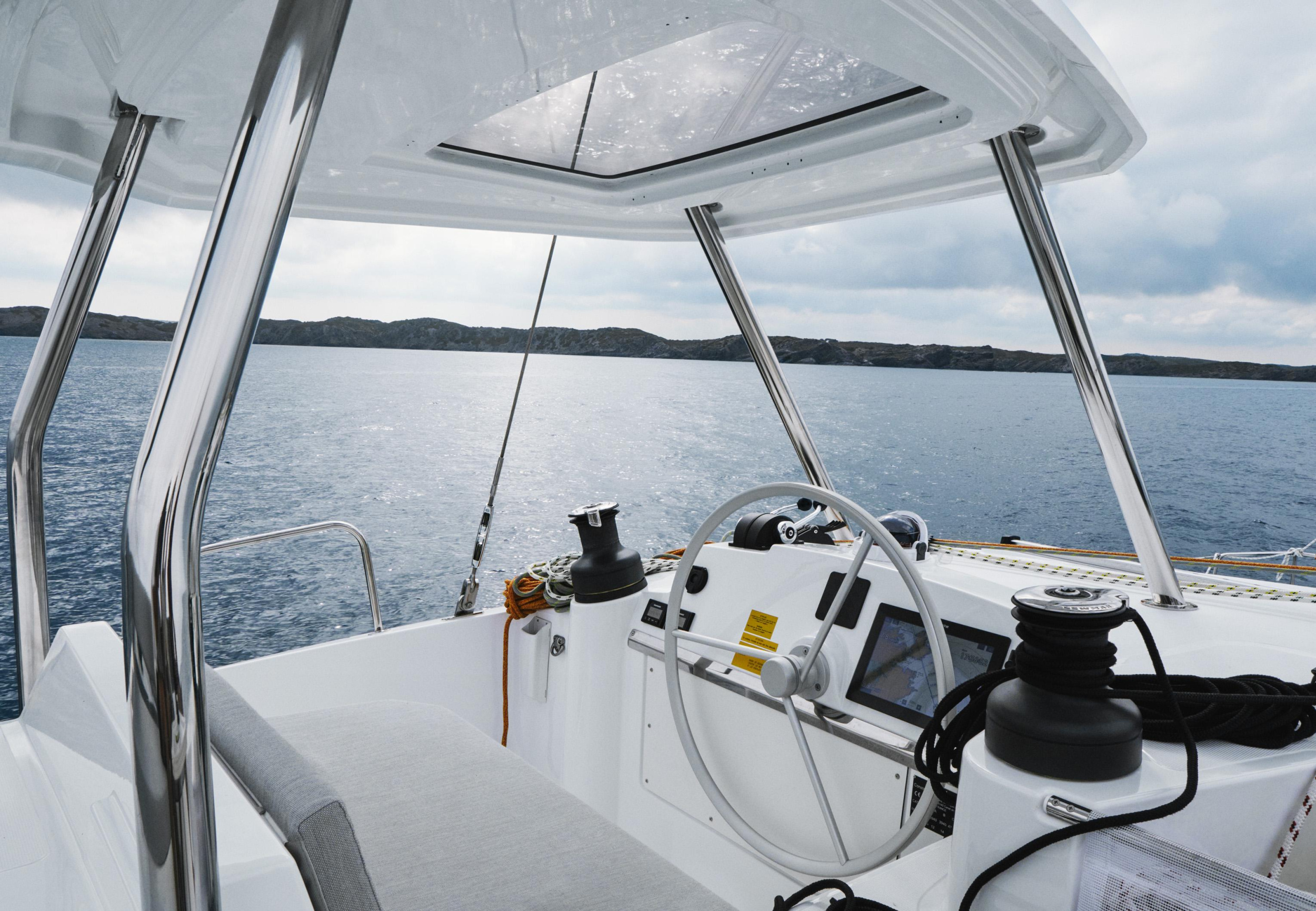Photo #4 - Bali 4.4 (Esmeralda) in Port Pin Rolland - 22874