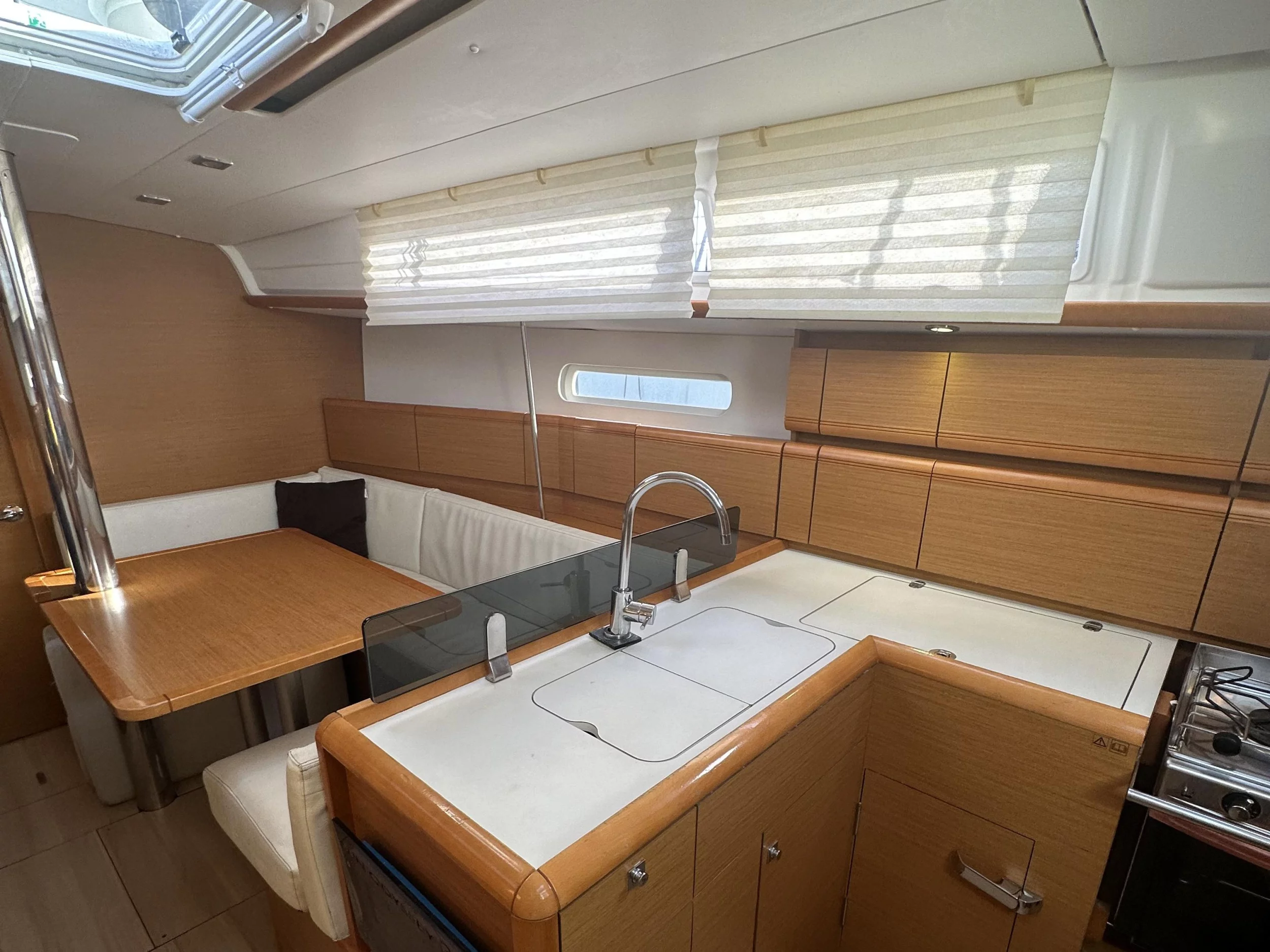 Sun Odyssey 379 (OYSTER SHELL) Interior image - 5