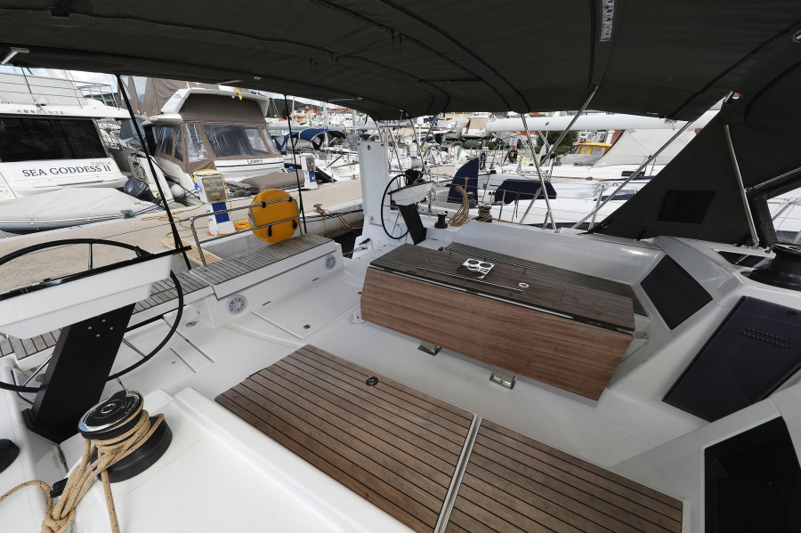 Photo #12 - Dufour 470 (Blue Moon) in Primosten - 22908